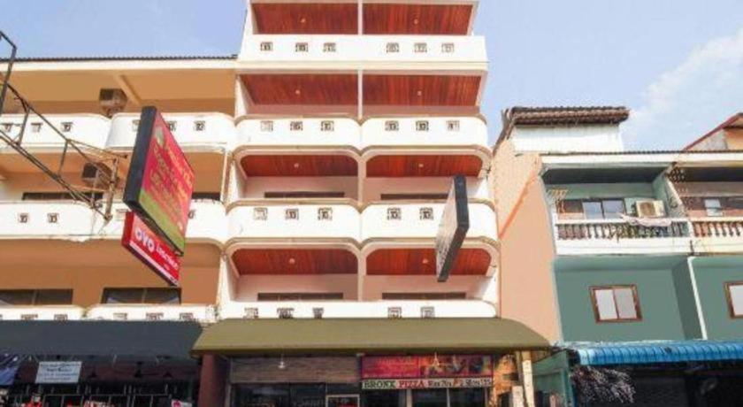 Oyo 811 Jasmine Villa Pattaya Exterior foto